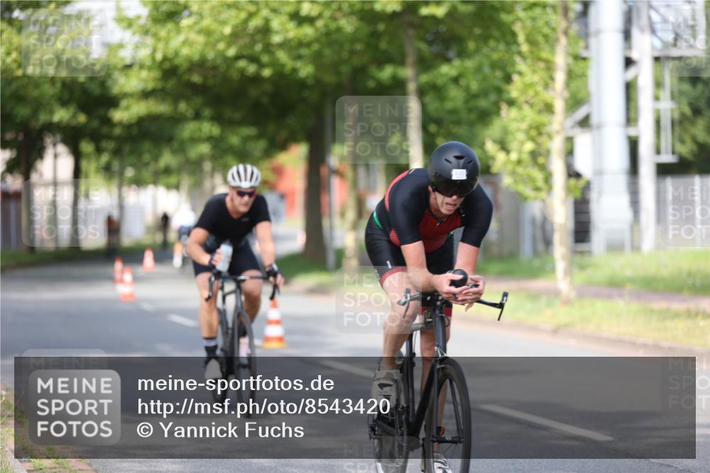 10.08.2025 - GEWOBA Citytriathlon Bremen Yannick Fuchs http://msf.ph/oto/8543420 10.08.2025 10:49:14 Radfahren 81, 105, 151, 213, 245, 387, 407, 420, 430 meine-sportfotos.de