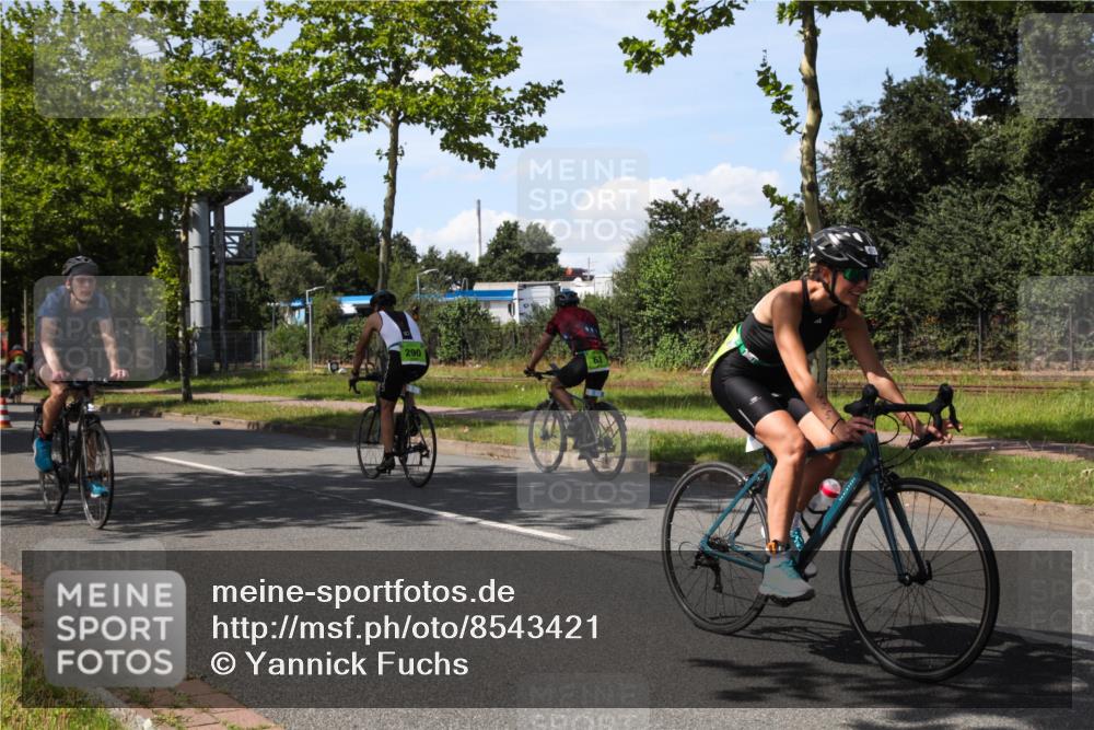 10.08.2025 - GEWOBA Citytriathlon Bremen Yannick Fuchs http://msf.ph/oto/8543421 10.08.2025 14:36:42 Radfahren 24, 41, 46, 123, 136, 227, 285, 314, 391, 521 meine-sportfotos.de