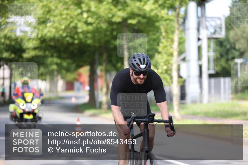 10.08.2025 - GEWOBA Citytriathlon Bremen Yannick Fuchs http://msf.ph/oto/8543459 10.08.2025 10:49:24 Radfahren 81, 105, 151, 245, 387, 405, 407, 420, 430 meine-sportfotos.de