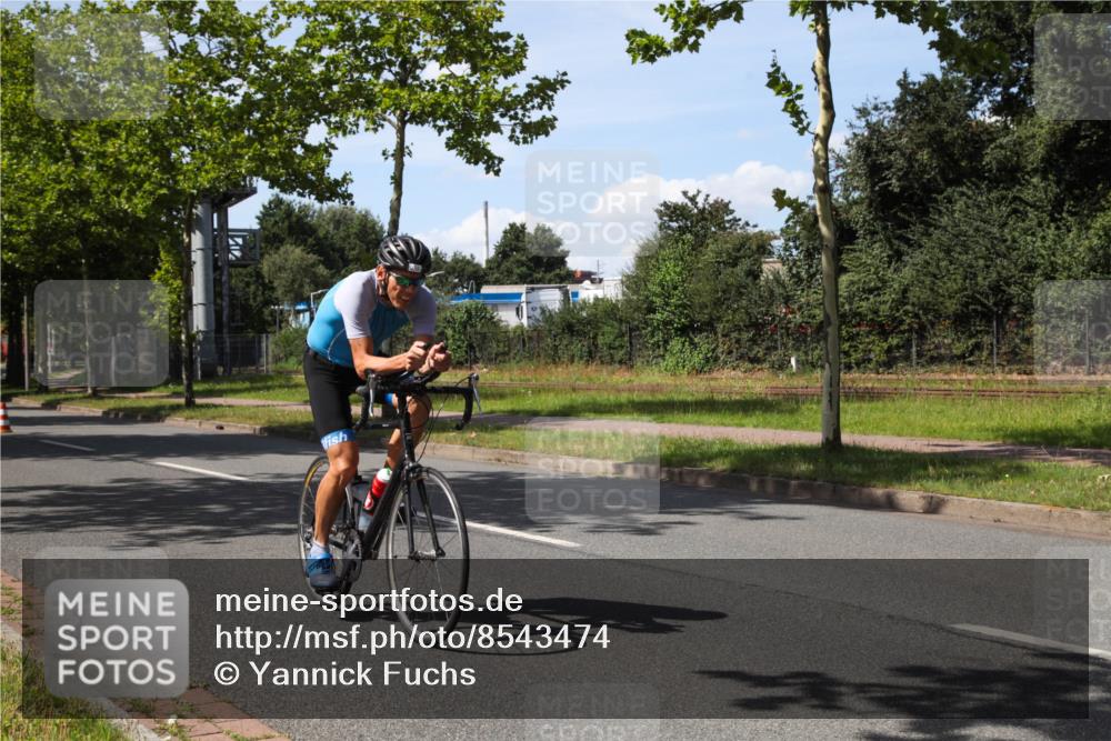 10.08.2025 - GEWOBA Citytriathlon Bremen Yannick Fuchs http://msf.ph/oto/8543474 10.08.2025 14:37:06 Radfahren 57, 78, 106, 121, 164, 227, 239, 240, 256, 257, 263 meine-sportfotos.de