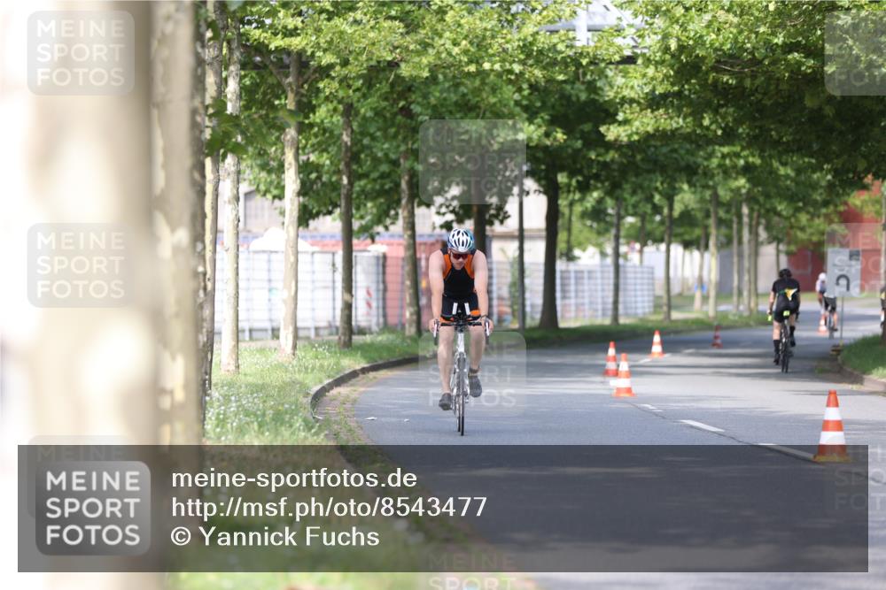 10.08.2025 - GEWOBA Citytriathlon Bremen Yannick Fuchs http://msf.ph/oto/8543477 10.08.2025 10:49:43 Radfahren 353 meine-sportfotos.de