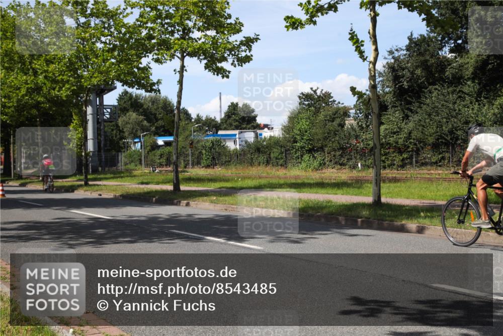 10.08.2025 - GEWOBA Citytriathlon Bremen Yannick Fuchs http://msf.ph/oto/8543485 10.08.2025 14:37:13 Radfahren 57, 78, 121, 164, 201, 240, 256, 257, 512 meine-sportfotos.de