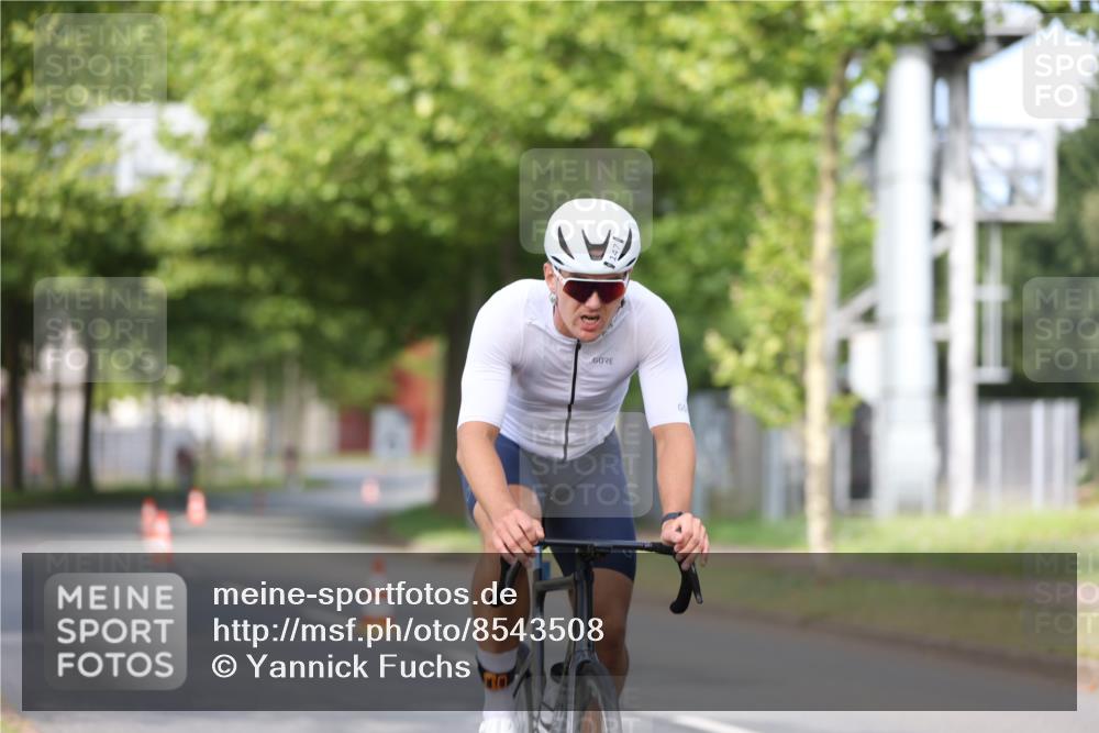 10.08.2025 - GEWOBA Citytriathlon Bremen Yannick Fuchs http://msf.ph/oto/8543508 10.08.2025 10:49:54 Radfahren 147, 408, 432, 441 meine-sportfotos.de