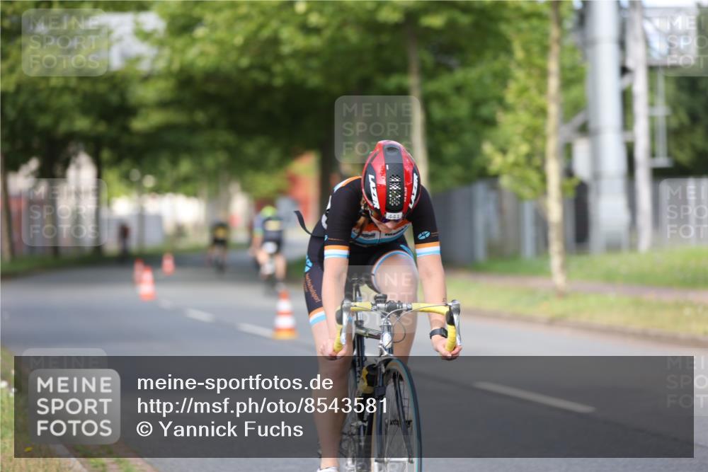 10.08.2025 - GEWOBA Citytriathlon Bremen Yannick Fuchs http://msf.ph/oto/8543581 10.08.2025 10:50:05 Radfahren 147, 406, 408, 426, 432, 441 meine-sportfotos.de