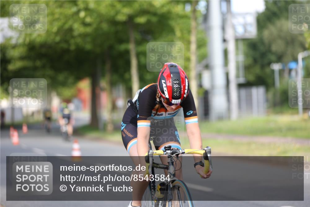10.08.2025 - GEWOBA Citytriathlon Bremen Yannick Fuchs http://msf.ph/oto/8543584 10.08.2025 10:50:06 Radfahren 147, 406, 408, 426, 432, 441 meine-sportfotos.de