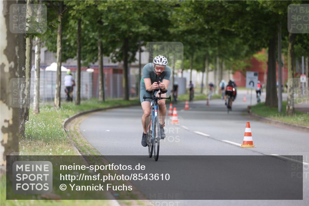 10.08.2025 - GEWOBA Citytriathlon Bremen Yannick Fuchs http://msf.ph/oto/8543610 10.08.2025 12:51:32 Radfahren 556, 575, 667, 680, 822, 855, 912 meine-sportfotos.de