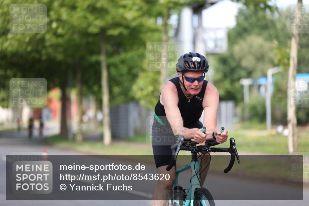 10.08.2025 - GEWOBA Citytriathlon Bremen Yannick Fuchs http://msf.ph/oto/8543620 10.08.2025 10:50:17 Radfahren 97, 161, 389, 406, 409, 426, 428, 441 meine-sportfotos.de