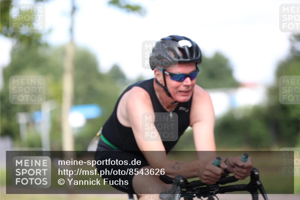 10.08.2025 - GEWOBA Citytriathlon Bremen Yannick Fuchs http://msf.ph/oto/8543626 10.08.2025 10:50:18 Radfahren 97, 161, 389, 406, 409, 426, 428 meine-sportfotos.de
