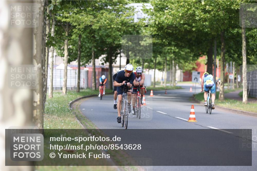 10.08.2025 - GEWOBA Citytriathlon Bremen Yannick Fuchs http://msf.ph/oto/8543628 10.08.2025 10:50:21 Radfahren 97, 161, 389, 406, 409, 426, 428 meine-sportfotos.de