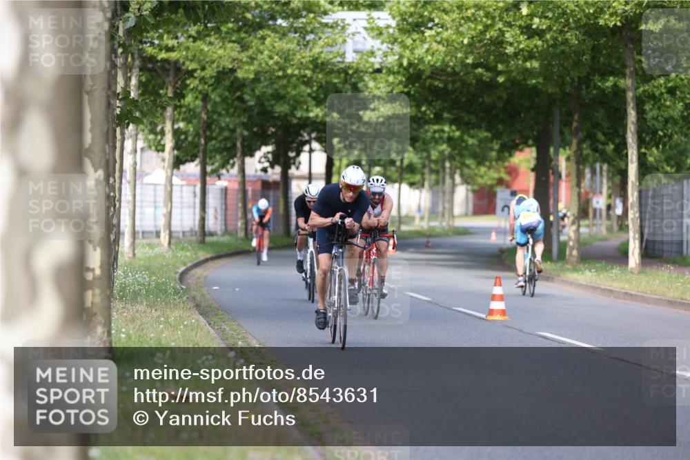 10.08.2025 - GEWOBA Citytriathlon Bremen Yannick Fuchs http://msf.ph/oto/8543631 10.08.2025 10:50:21 Radfahren 97, 161, 389, 406, 409, 426, 428 meine-sportfotos.de