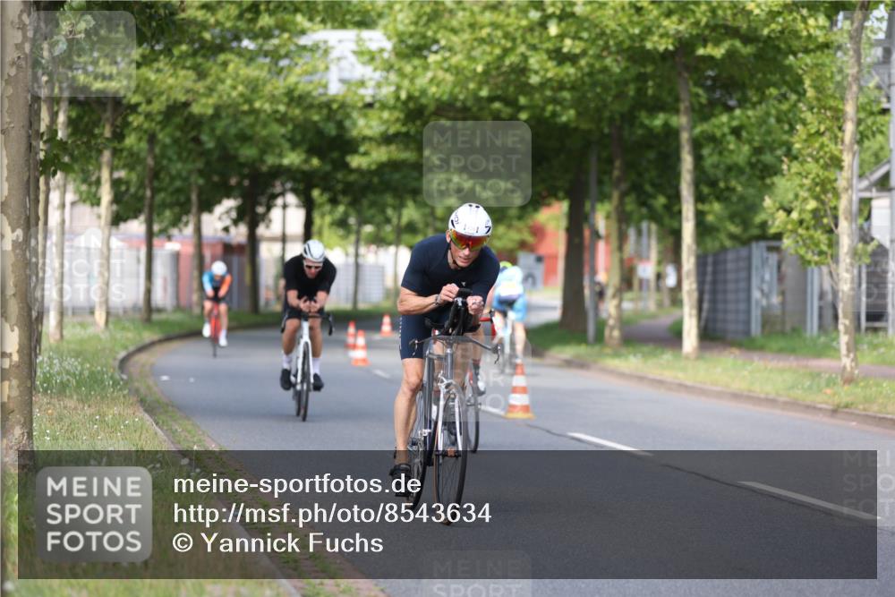 10.08.2025 - GEWOBA Citytriathlon Bremen Yannick Fuchs http://msf.ph/oto/8543634 10.08.2025 10:50:22 Radfahren 97, 161, 389, 406, 409, 426, 428 meine-sportfotos.de
