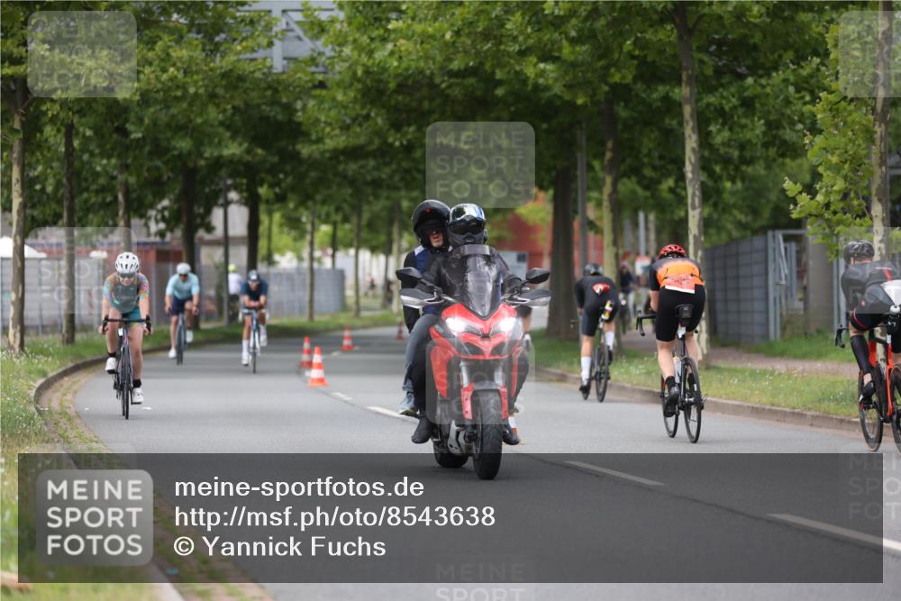 10.08.2025 - GEWOBA Citytriathlon Bremen Yannick Fuchs http://msf.ph/oto/8543638 10.08.2025 12:51:38 Radfahren 556, 575, 667, 680, 822, 855, 912 meine-sportfotos.de