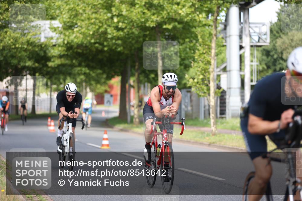 10.08.2025 - GEWOBA Citytriathlon Bremen Yannick Fuchs http://msf.ph/oto/8543642 10.08.2025 10:50:23 Radfahren 97, 161, 389, 406, 409, 426, 428 meine-sportfotos.de