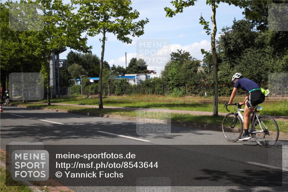 10.08.2025 - GEWOBA Citytriathlon Bremen Yannick Fuchs http://msf.ph/oto/8543644 10.08.2025 14:37:56 Radfahren 4, 30, 75, 147, 170, 191, 528 meine-sportfotos.de