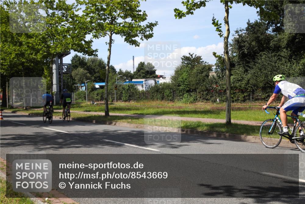 10.08.2025 - GEWOBA Citytriathlon Bremen Yannick Fuchs http://msf.ph/oto/8543669 10.08.2025 14:38:20 Radfahren 30, 54, 81, 152, 162, 295 meine-sportfotos.de