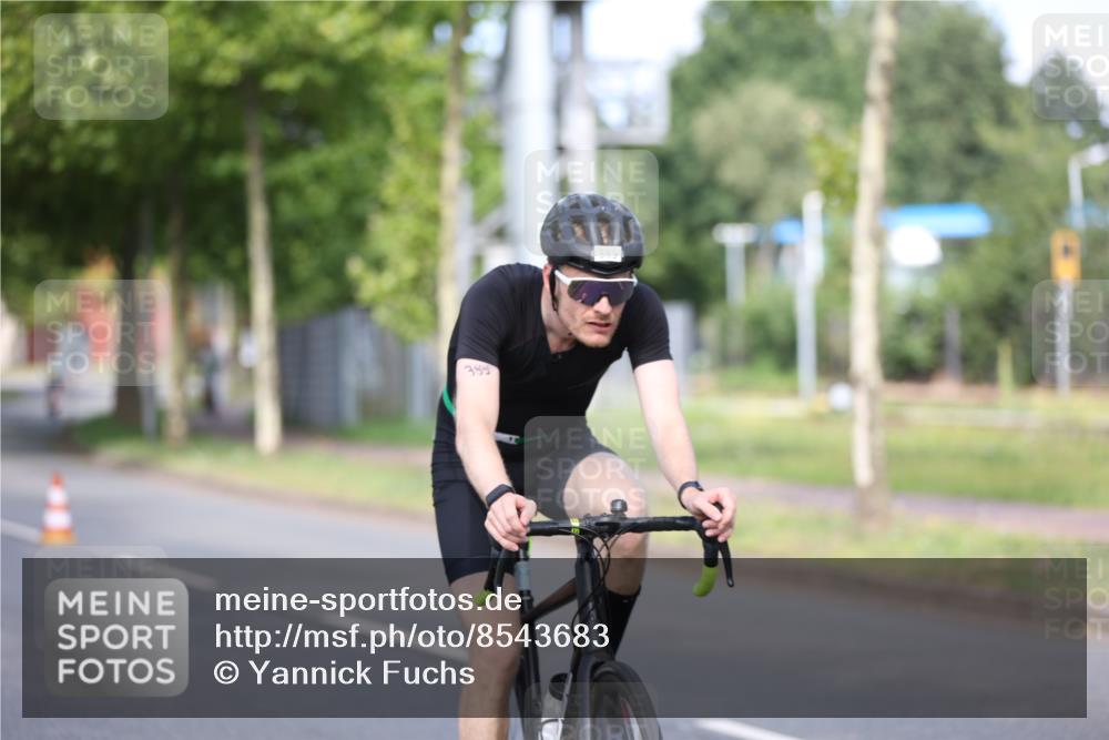 10.08.2025 - GEWOBA Citytriathlon Bremen Yannick Fuchs http://msf.ph/oto/8543683 10.08.2025 10:50:28 Radfahren 97, 161, 389, 409, 426, 428 meine-sportfotos.de