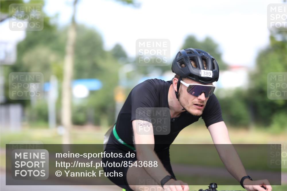 10.08.2025 - GEWOBA Citytriathlon Bremen Yannick Fuchs http://msf.ph/oto/8543688 10.08.2025 10:50:29 Radfahren 97, 161, 389, 409, 426, 428 meine-sportfotos.de