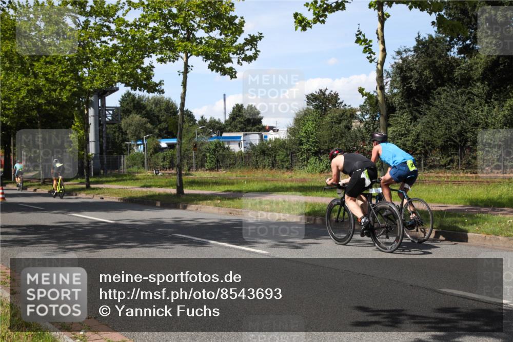 10.08.2025 - GEWOBA Citytriathlon Bremen Yannick Fuchs http://msf.ph/oto/8543693 10.08.2025 14:38:28 Radfahren 50, 51, 54, 162, 195, 295 meine-sportfotos.de