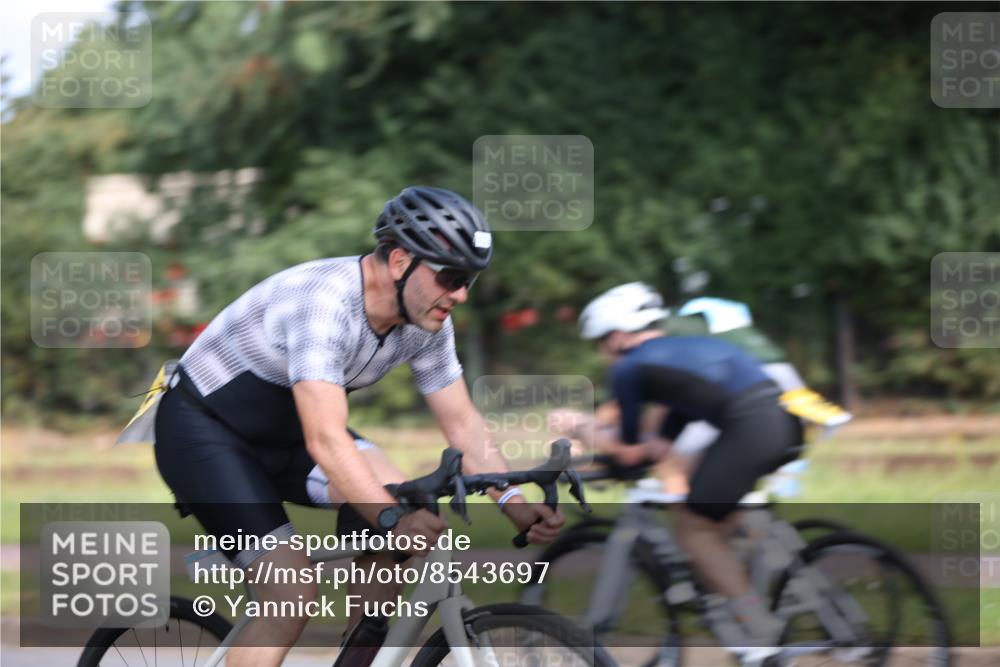 10.08.2025 - GEWOBA Citytriathlon Bremen Yannick Fuchs http://msf.ph/oto/8543697 10.08.2025 10:51:25 Radfahren 239, 396, 419, 421 meine-sportfotos.de