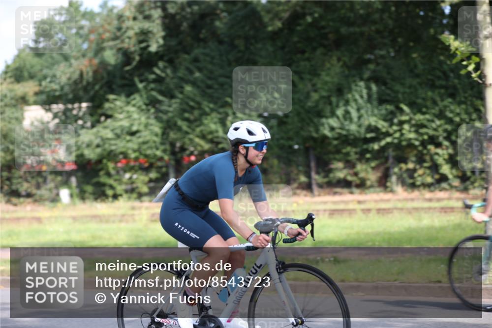 10.08.2025 - GEWOBA Citytriathlon Bremen Yannick Fuchs http://msf.ph/oto/8543723 10.08.2025 10:52:17 Radfahren 137, 349, 355, 390, 392, 394, 479 meine-sportfotos.de
