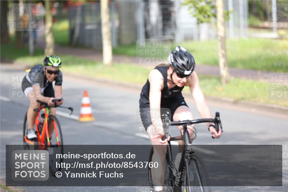 10.08.2025 - GEWOBA Citytriathlon Bremen Yannick Fuchs http://msf.ph/oto/8543760 10.08.2025 10:52:37 Radfahren 21, 43, 354, 355, 491, 504 meine-sportfotos.de