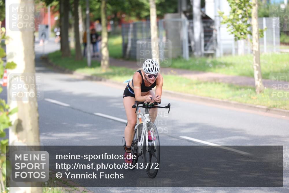 10.08.2025 - GEWOBA Citytriathlon Bremen Yannick Fuchs http://msf.ph/oto/8543772 10.08.2025 10:52:40 Radfahren 21, 43, 354, 355, 491, 504 meine-sportfotos.de