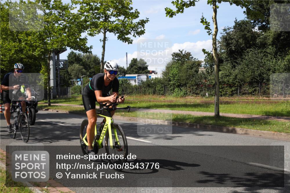 10.08.2025 - GEWOBA Citytriathlon Bremen Yannick Fuchs http://msf.ph/oto/8543776 10.08.2025 14:39:17 Radfahren 18, 94, 130, 174, 281, 283, 427 meine-sportfotos.de