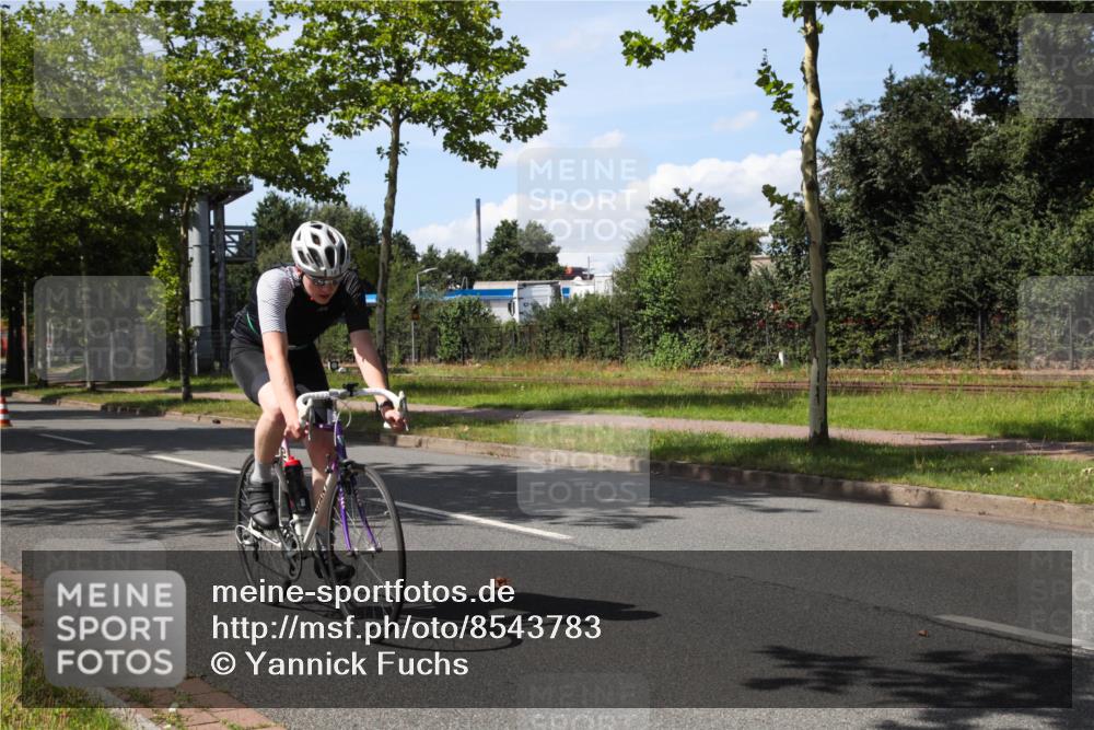 10.08.2025 - GEWOBA Citytriathlon Bremen Yannick Fuchs http://msf.ph/oto/8543783 10.08.2025 14:39:20 Radfahren 18, 84, 94, 126, 130, 174, 281, 283, 427 meine-sportfotos.de