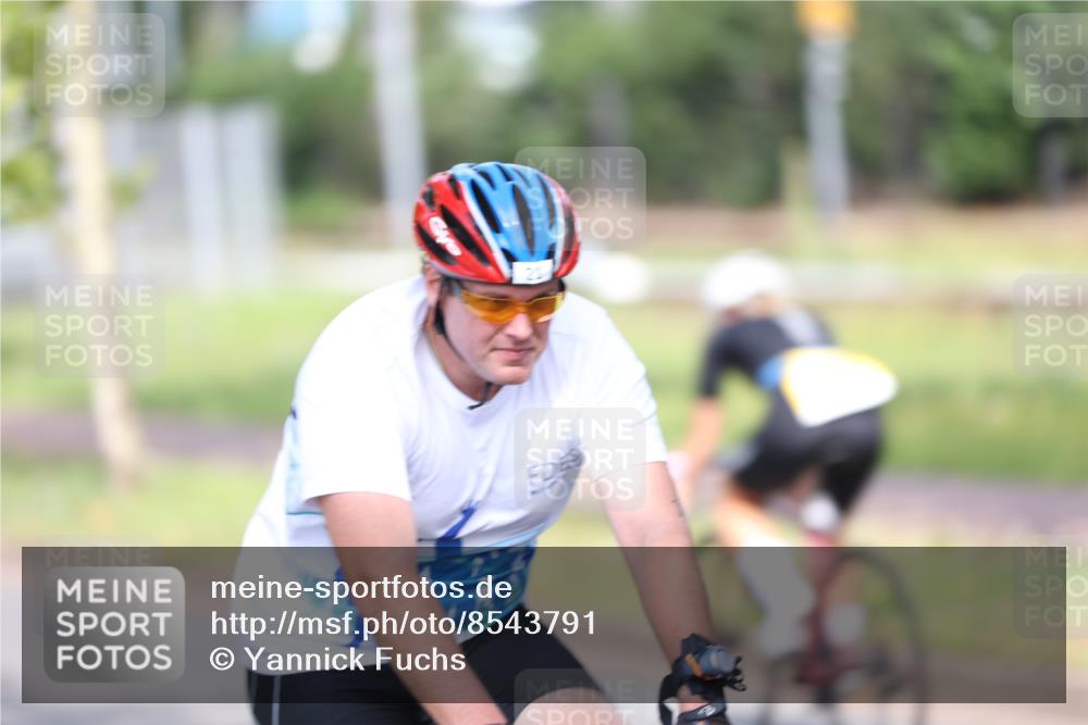 10.08.2025 - GEWOBA Citytriathlon Bremen Yannick Fuchs http://msf.ph/oto/8543791 10.08.2025 10:52:48 Radfahren 21, 43, 400, 413, 491 meine-sportfotos.de