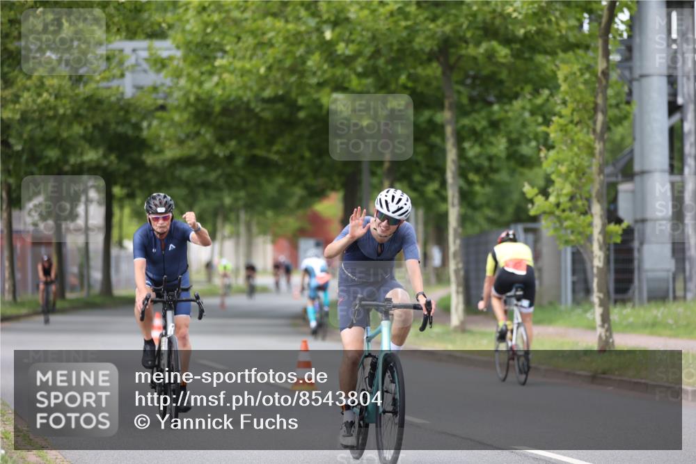 10.08.2025 - GEWOBA Citytriathlon Bremen Yannick Fuchs http://msf.ph/oto/8543804 10.08.2025 12:52:14 Radfahren 599, 603, 701, 708, 738, 858, 891, 905, 973, 977, 1017, 1037 meine-sportfotos.de