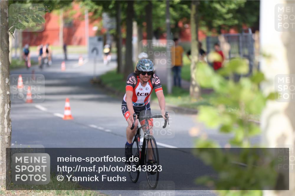 10.08.2025 - GEWOBA Citytriathlon Bremen Yannick Fuchs http://msf.ph/oto/8543823 10.08.2025 10:53:00 Radfahren 358, 379, 380, 382, 400, 413, 448 meine-sportfotos.de