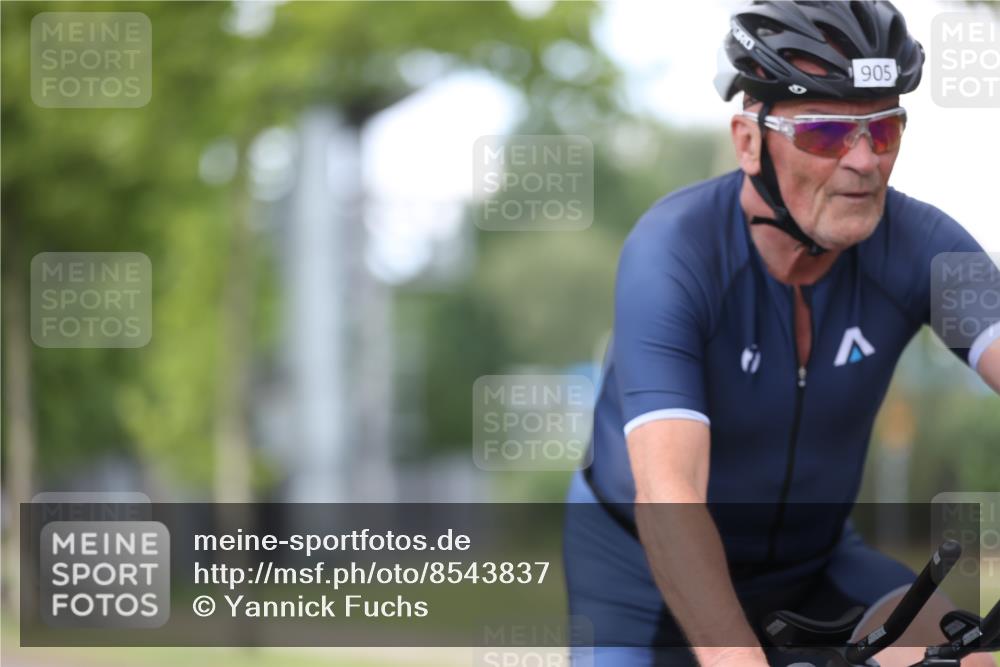 10.08.2025 - GEWOBA Citytriathlon Bremen Yannick Fuchs http://msf.ph/oto/8543837 10.08.2025 12:52:16 Radfahren 599, 603, 701, 708, 738, 834, 858, 891, 905, 973, 977, 1017, 1037 meine-sportfotos.de