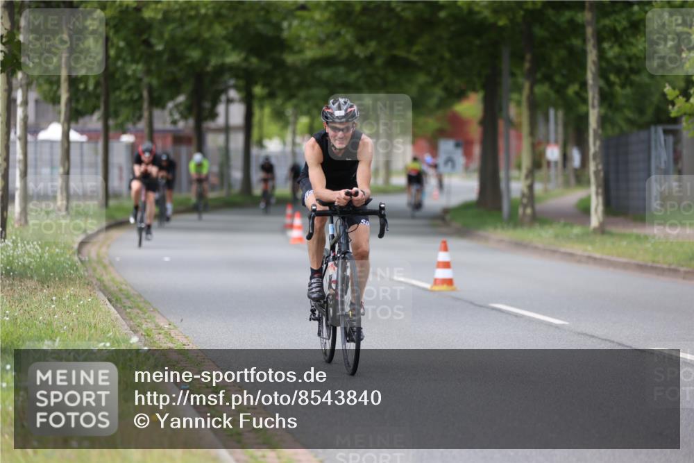10.08.2025 - GEWOBA Citytriathlon Bremen Yannick Fuchs http://msf.ph/oto/8543840 10.08.2025 12:52:19 Radfahren 599, 603, 639, 701, 708, 738, 834, 858, 891, 905, 973, 977, 1017, 1037 meine-sportfotos.de
