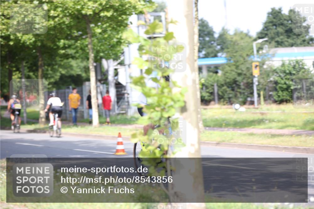 10.08.2025 - GEWOBA Citytriathlon Bremen Yannick Fuchs http://msf.ph/oto/8543856 10.08.2025 10:53:16 Radfahren 29, 225, 350, 358, 379, 380, 382, 404, 448, 502 meine-sportfotos.de