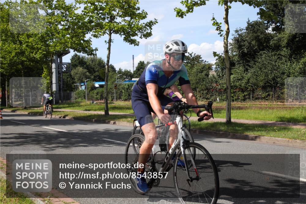 10.08.2025 - GEWOBA Citytriathlon Bremen Yannick Fuchs http://msf.ph/oto/8543857 10.08.2025 14:40:02 Radfahren 52, 59, 69, 124, 139, 217, 225, 274 meine-sportfotos.de