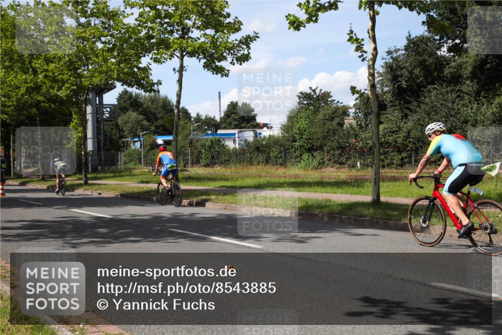 10.08.2025 - GEWOBA Citytriathlon Bremen Yannick Fuchs http://msf.ph/oto/8543885 10.08.2025 14:40:17 Radfahren 47, 59, 225, 242, 258 meine-sportfotos.de