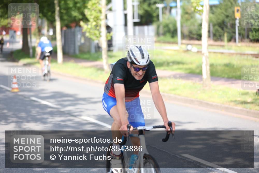 10.08.2025 - GEWOBA Citytriathlon Bremen Yannick Fuchs http://msf.ph/oto/8543886 10.08.2025 10:54:50 Radfahren 33, 85, 373, 378, 452, 456 meine-sportfotos.de