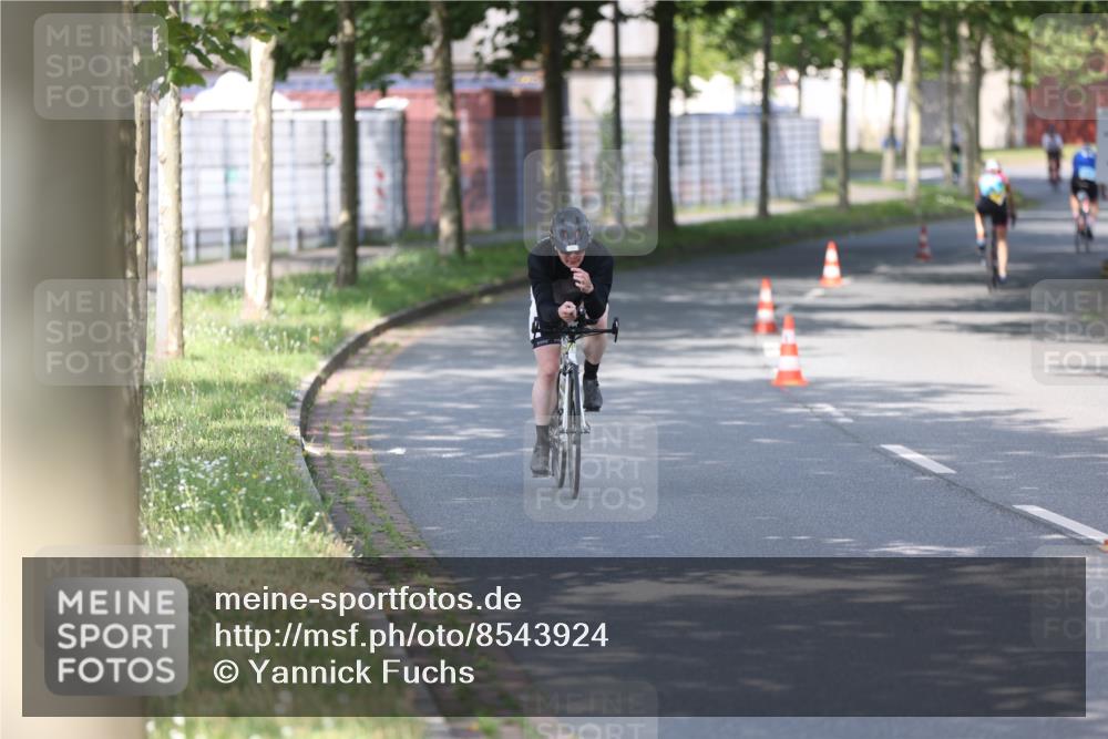 10.08.2025 - GEWOBA Citytriathlon Bremen Yannick Fuchs http://msf.ph/oto/8543924 10.08.2025 10:54:57 Radfahren 33, 85, 373, 378, 452 meine-sportfotos.de
