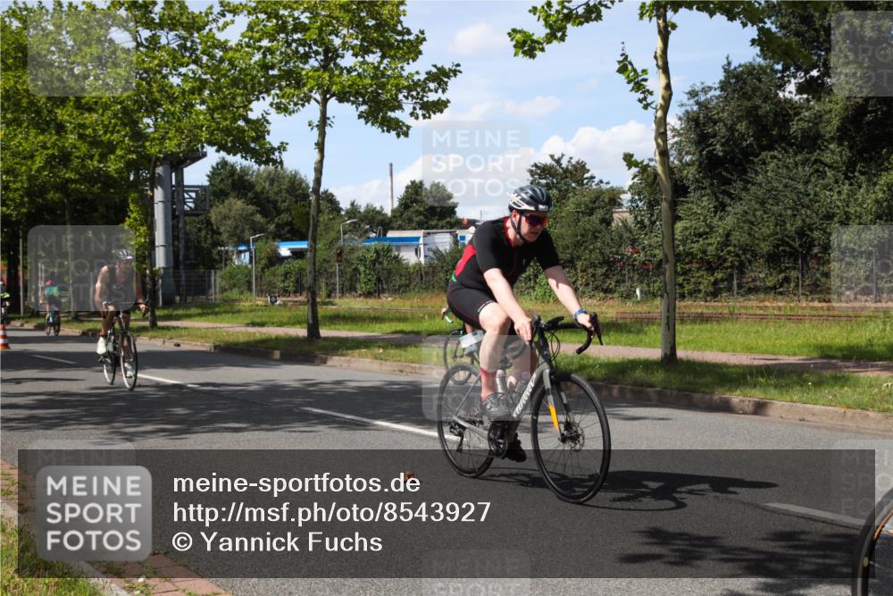 10.08.2025 - GEWOBA Citytriathlon Bremen Yannick Fuchs http://msf.ph/oto/8543927 10.08.2025 14:40:44 Radfahren 29, 131, 177, 186, 211, 224, 289, 297, 529 meine-sportfotos.de