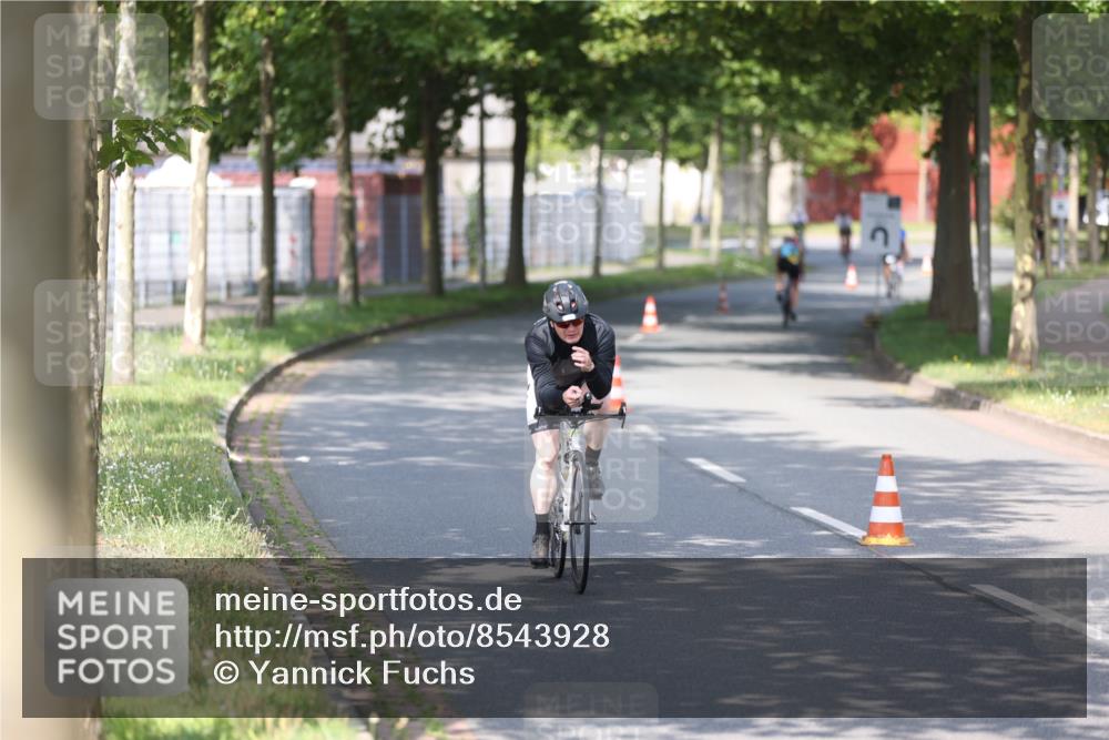 10.08.2025 - GEWOBA Citytriathlon Bremen Yannick Fuchs http://msf.ph/oto/8543928 10.08.2025 10:54:58 Radfahren 33, 85, 373, 378, 452 meine-sportfotos.de