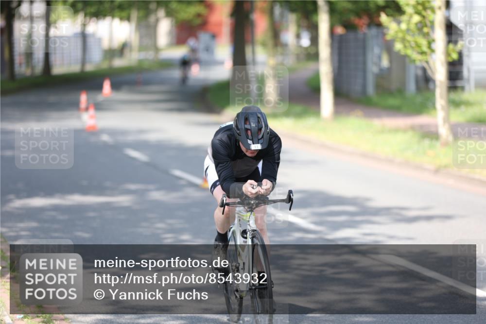 10.08.2025 - GEWOBA Citytriathlon Bremen Yannick Fuchs http://msf.ph/oto/8543932 10.08.2025 10:54:59 Radfahren 33, 85, 373, 378, 418, 452 meine-sportfotos.de