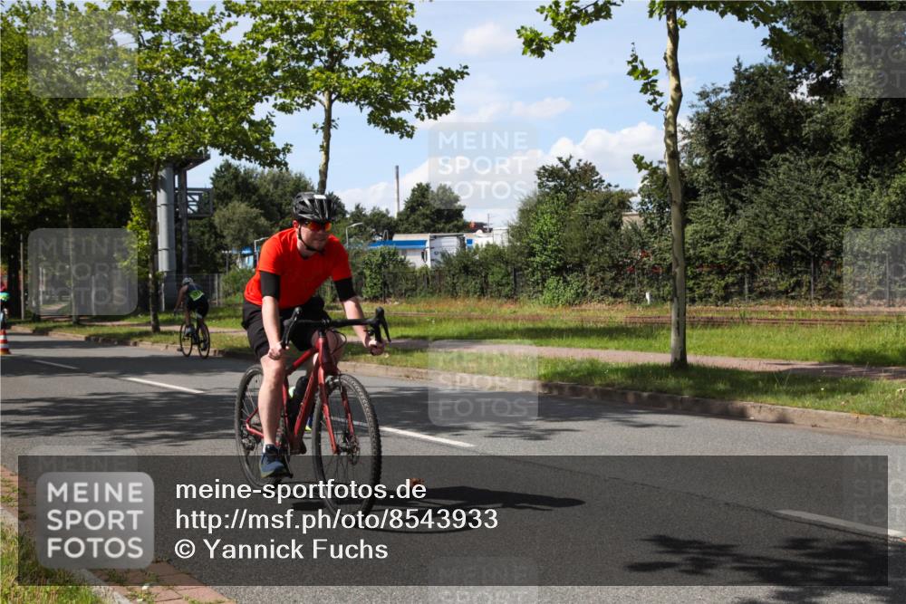 10.08.2025 - GEWOBA Citytriathlon Bremen Yannick Fuchs http://msf.ph/oto/8543933 10.08.2025 14:40:45 Radfahren 29, 131, 177, 186, 211, 224, 289, 297, 529 meine-sportfotos.de