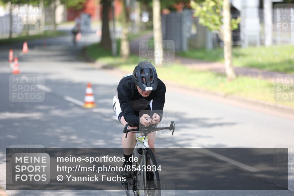 10.08.2025 - GEWOBA Citytriathlon Bremen Yannick Fuchs http://msf.ph/oto/8543934 10.08.2025 10:54:59 Radfahren 33, 85, 373, 378, 418, 452 meine-sportfotos.de