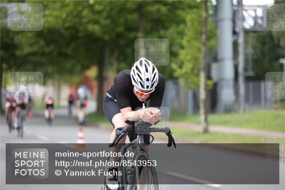 10.08.2025 - GEWOBA Citytriathlon Bremen Yannick Fuchs http://msf.ph/oto/8543953 10.08.2025 12:52:42 Radfahren 565, 579, 635, 639, 642, 686, 763, 915, 919, 956 meine-sportfotos.de