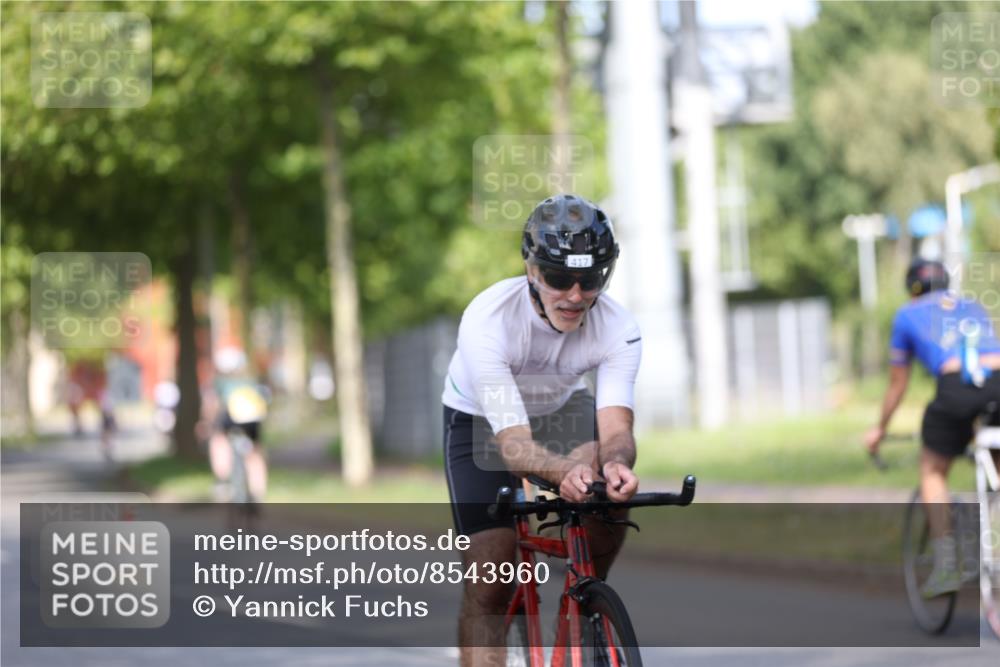10.08.2025 - GEWOBA Citytriathlon Bremen Yannick Fuchs http://msf.ph/oto/8543960 10.08.2025 10:55:15 Radfahren 19, 163, 211, 219, 397, 418 meine-sportfotos.de