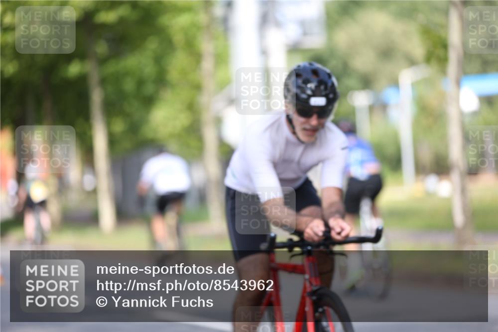 10.08.2025 - GEWOBA Citytriathlon Bremen Yannick Fuchs http://msf.ph/oto/8543962 10.08.2025 10:55:15 Radfahren 19, 163, 211, 219, 397, 418 meine-sportfotos.de