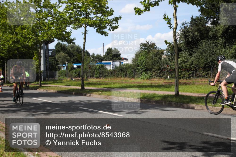 10.08.2025 - GEWOBA Citytriathlon Bremen Yannick Fuchs http://msf.ph/oto/8543968 10.08.2025 14:41:08 Radfahren 103, 142, 177, 204, 249, 253, 266, 353, 431, 432, 476, 477 meine-sportfotos.de