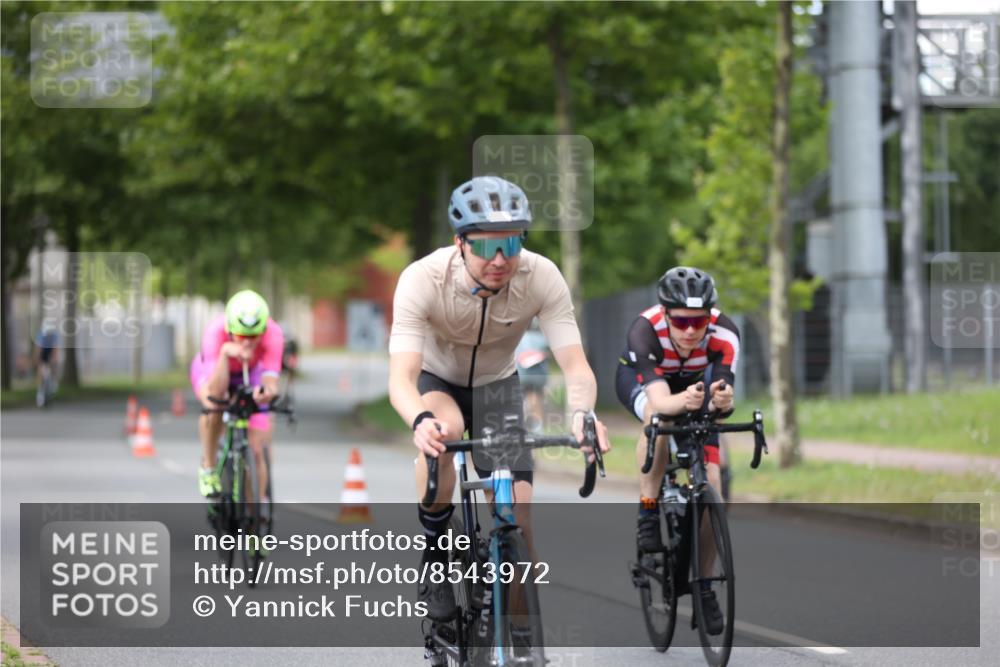10.08.2025 - GEWOBA Citytriathlon Bremen Yannick Fuchs http://msf.ph/oto/8543972 10.08.2025 12:52:44 Radfahren 565, 579, 635, 639, 642, 686, 763, 915, 919, 956 meine-sportfotos.de