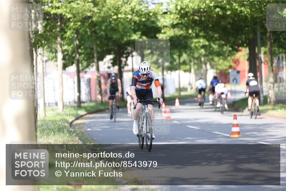 10.08.2025 - GEWOBA Citytriathlon Bremen Yannick Fuchs http://msf.ph/oto/8543979 10.08.2025 10:55:19 Radfahren 19, 163, 211, 219, 397, 418 meine-sportfotos.de