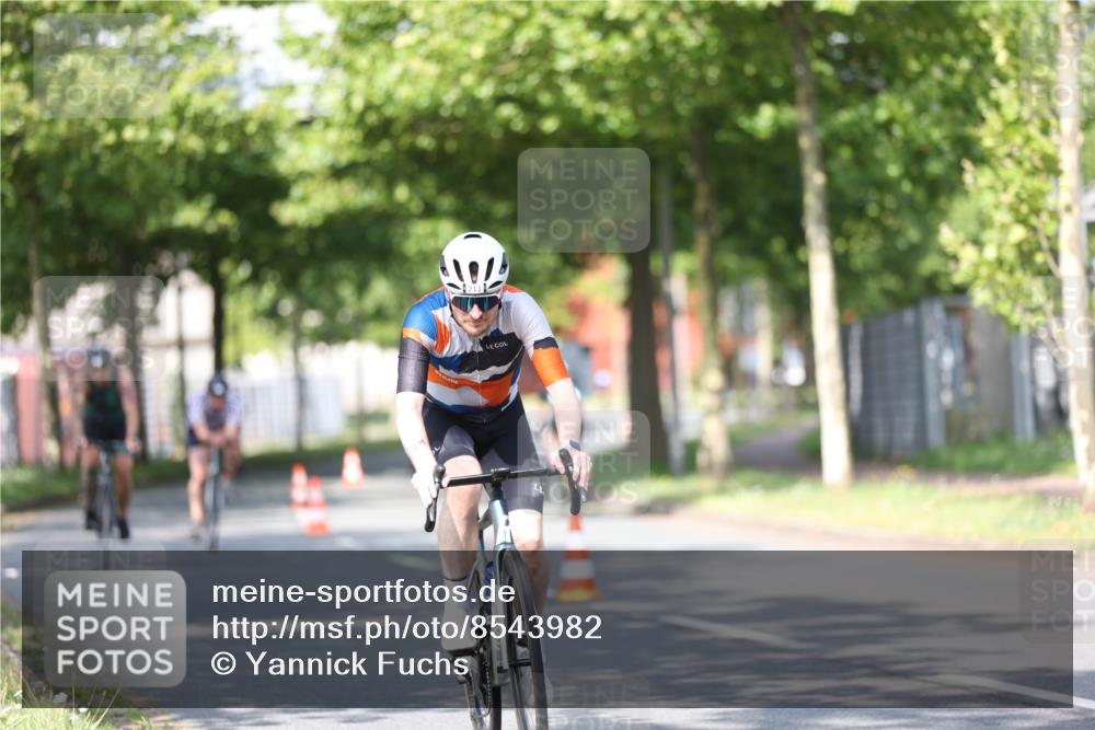 10.08.2025 - GEWOBA Citytriathlon Bremen Yannick Fuchs http://msf.ph/oto/8543982 10.08.2025 10:55:20 Radfahren 19, 163, 211, 219, 397, 418 meine-sportfotos.de